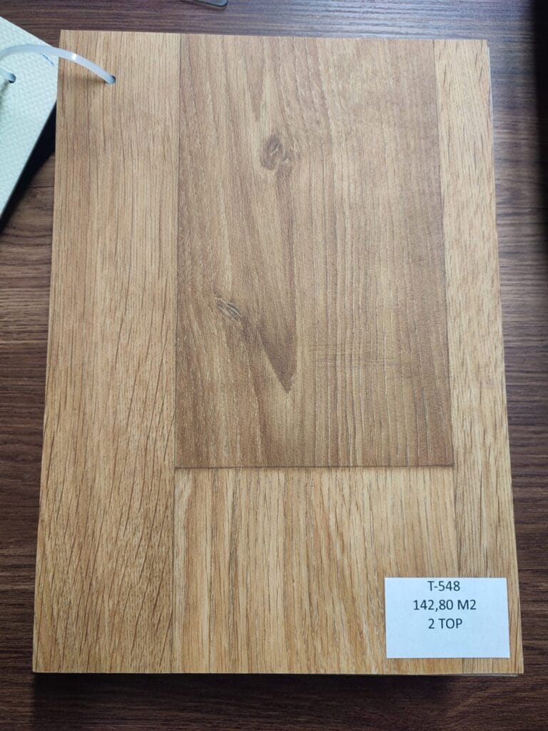 Kurumsal ofisler ve AVM'ler için şık tasarımlı yoğun trafik karo yer kaplaması